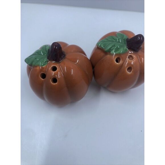 Vintage Ceramic Pumpkin Salt And Pepper Shaker Set - Picture 3 of 13